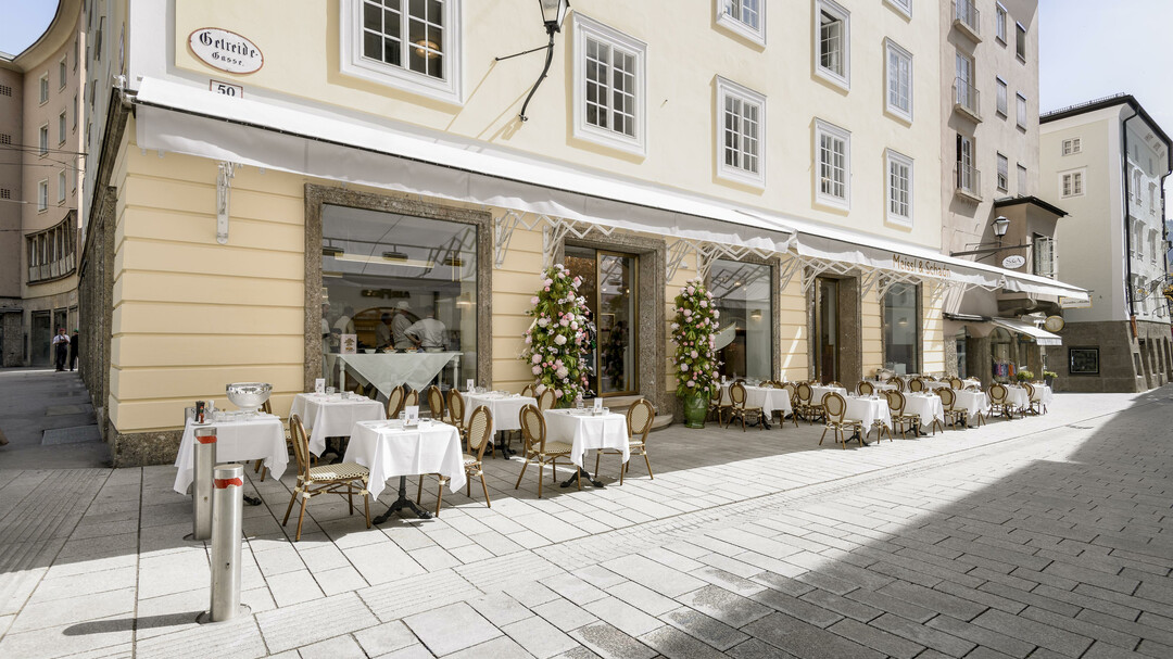 Eingangsbereich & Schanigarten | © Meissl & Schadn © Manuel Marktl