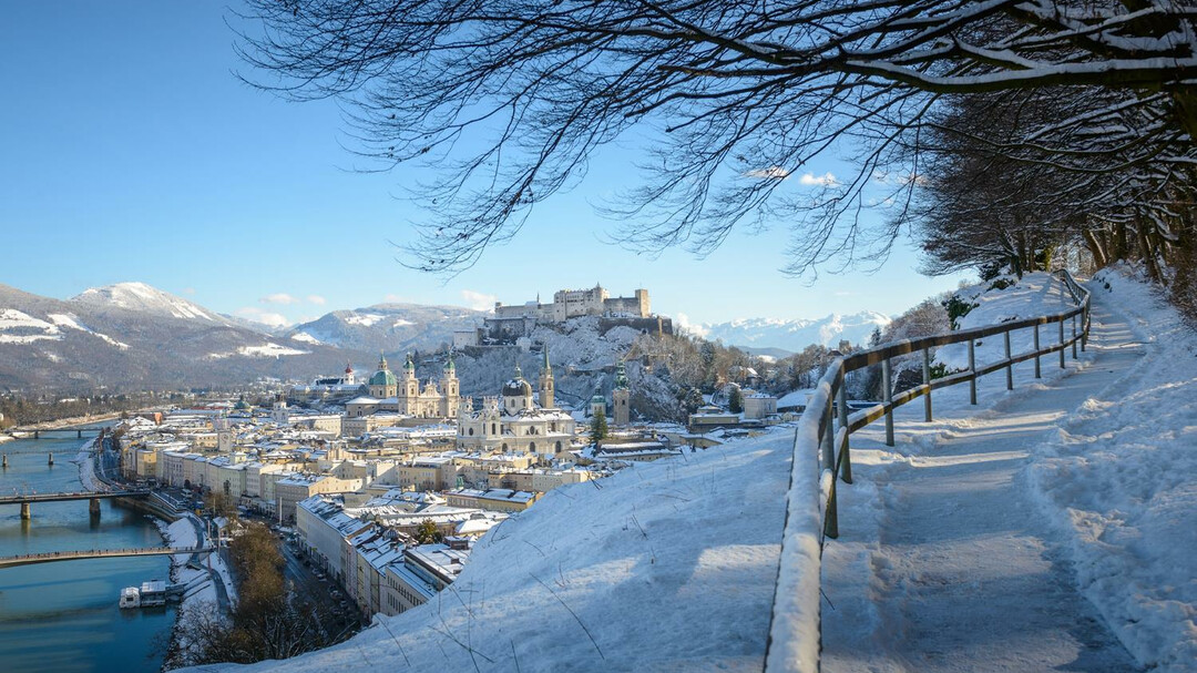winter walk at Mönchsberg | © Tourismus Salzburg GmbH / G. Breitegger