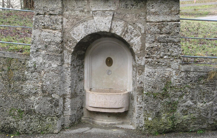 Monikapforte Brunnen in Salzburg | © mein.salzburg.com