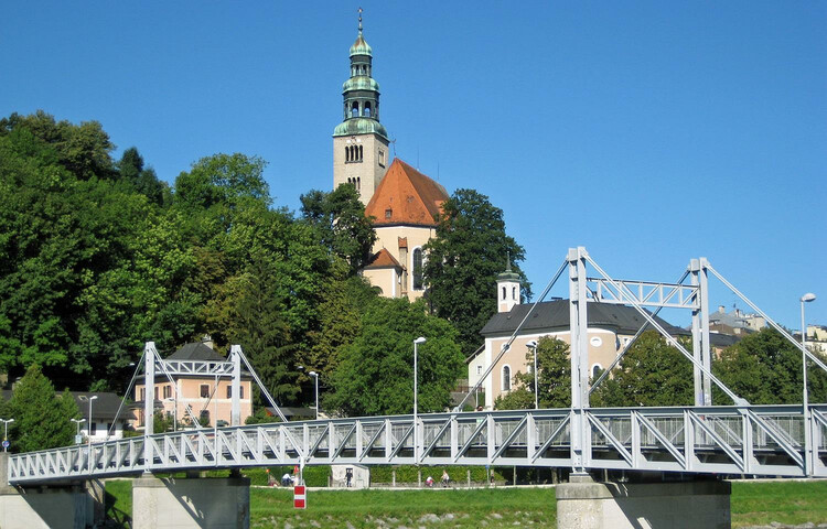 Müllner Steg in front of Mülln Chruch | © Tourismus Salzburg / S. Siller