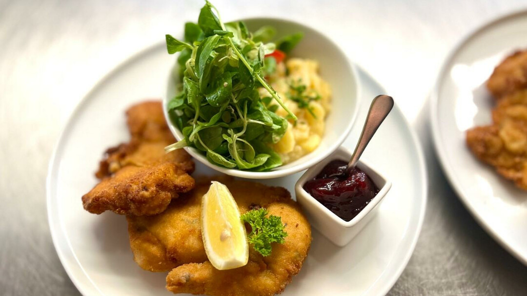 Saftiges Backhuhn | © Ortner's im Strasserwirt