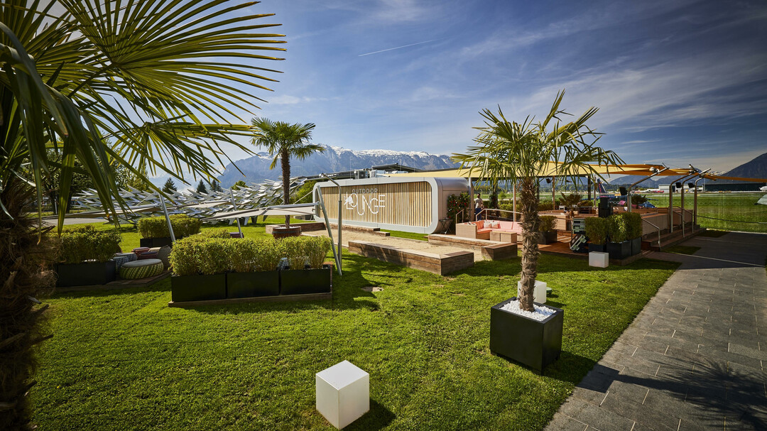 Outdoor Lounge | © Helge Kirchberger Photography / Red Bull Hangar-7