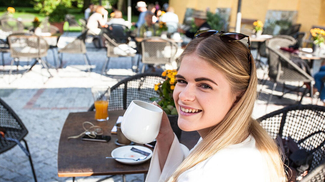 Zufriedener Gast | © Parkcafé Schloss Hellbrunn