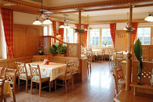 Restaurant | © Pliemgut