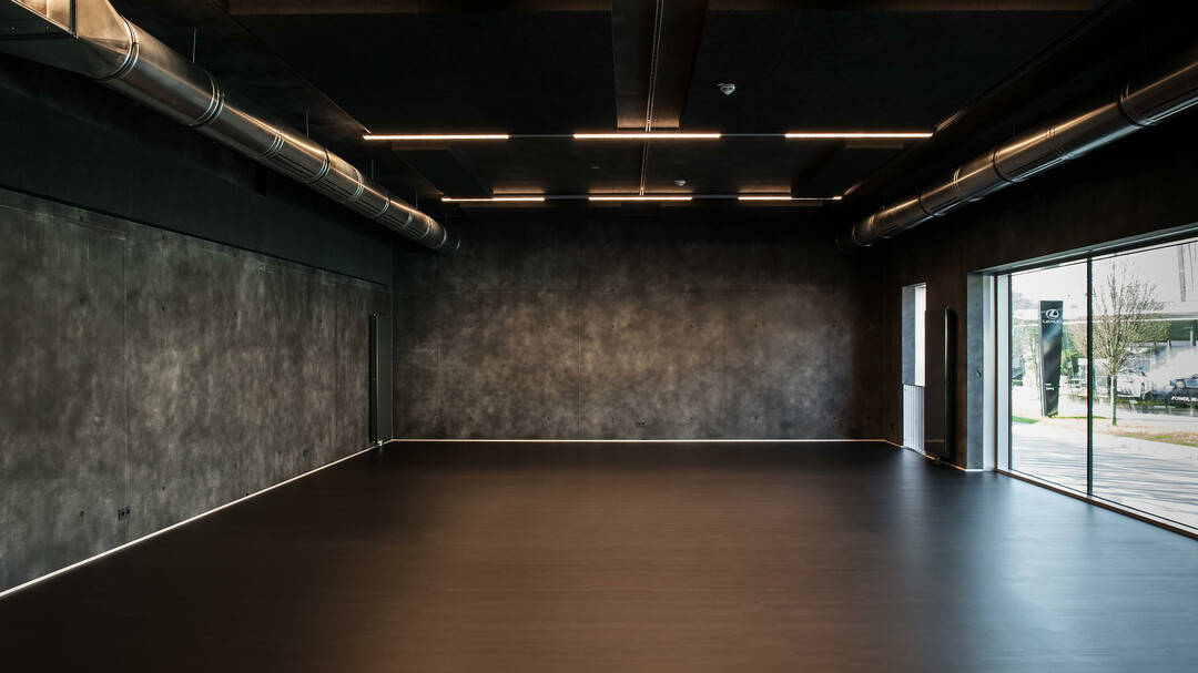 Saal im Probenzentrum Aigen | © Martina Weiss/Architekturwerkstatt Zopf