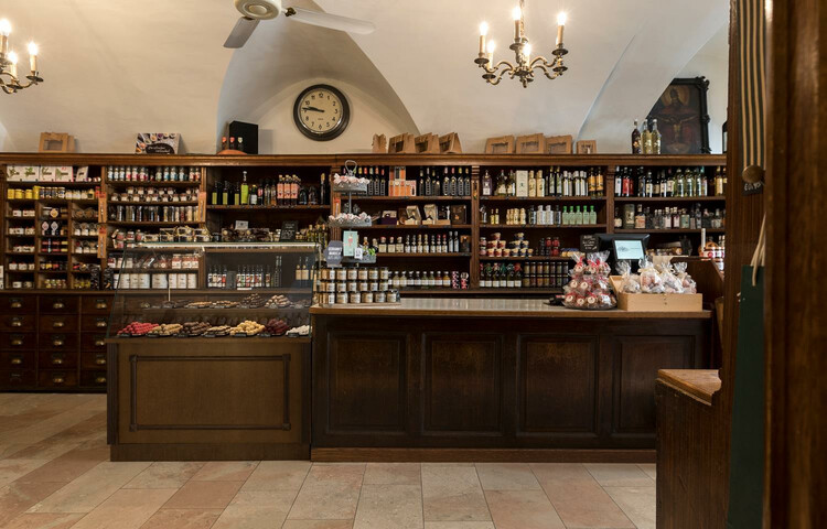 Geschäft Azwanger | © R.F. Azwanger