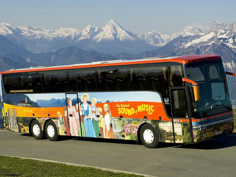 Panoramatours bus in the design of ‘The Sound of Music’ | © Salzburg Panorama Tours GmbH