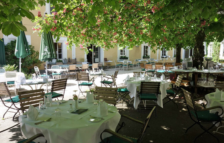 schattiger Gastgarten | © Gasthof Schloss Aigen