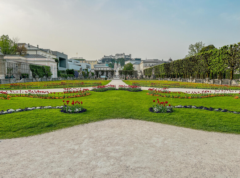 Mirabellgarten mit Blick Richtung Dom und Festung | © Tourismus Salzburg / K. Brugger