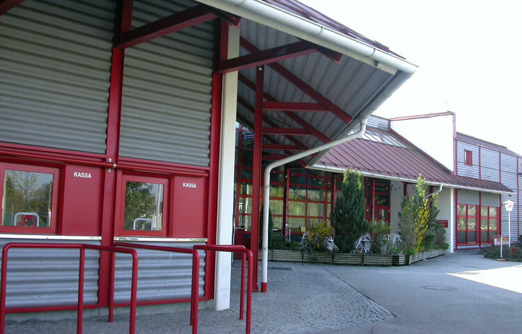 Sporthalle Alpenstraße Eingang | © Stadt Salzburg