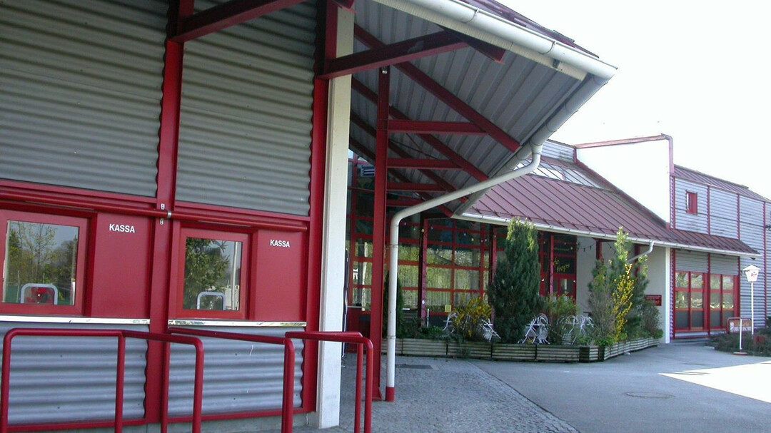 Sporthalle Alpenstraße Eingang | © Stadt Salzburg