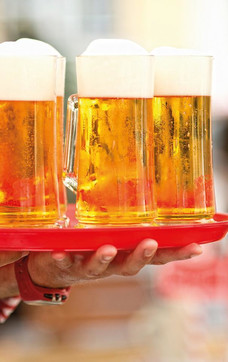 Beer with foam freshly served | © Stiegl-Brauwelt