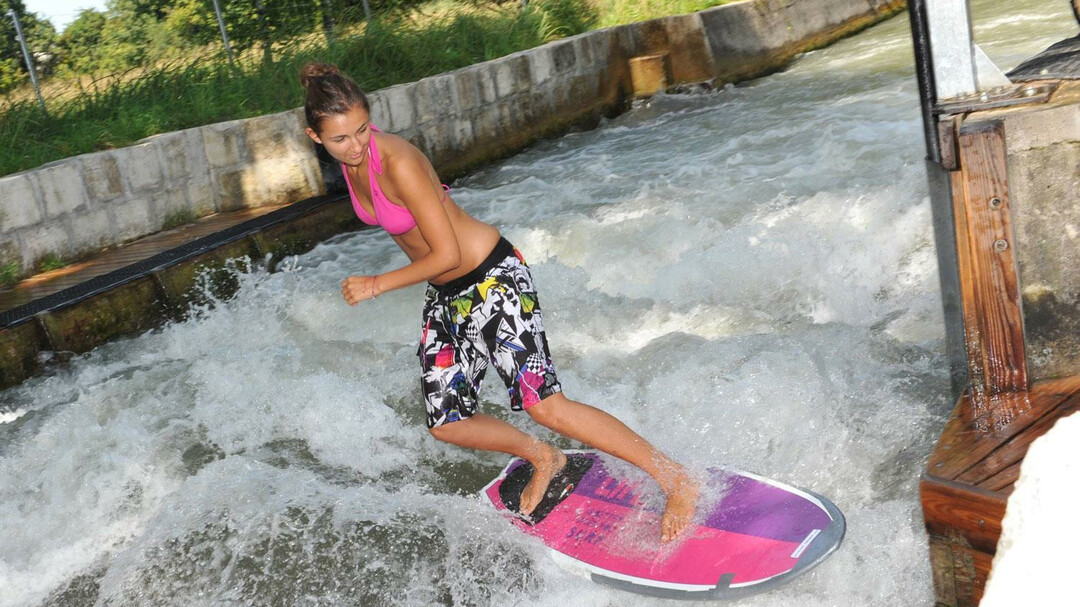 Surfen Almwelle | © Stadt Salzburg/Johannes Killer