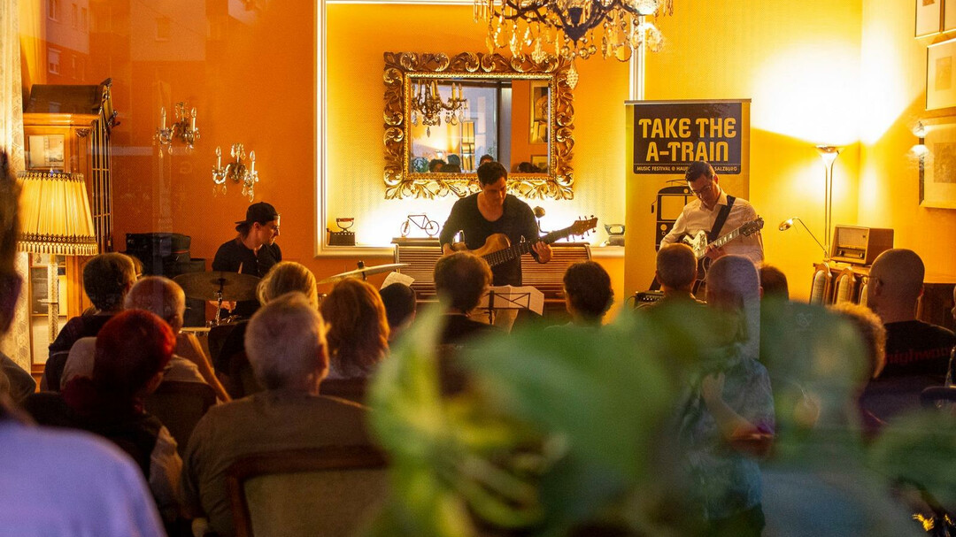 Take the A-Train | © bahnhoffestival.at