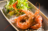 Gegrillte Scampi mit Meersalz | © Sheraton Grand Salzburg