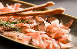 Prosciutto Platte mit Grissini | © Sheraton Grand Salzburg