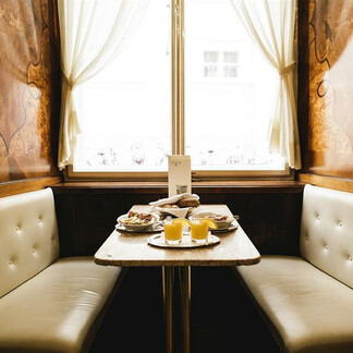 Snack at Café Tomaselli | © Cafe Tomaselli