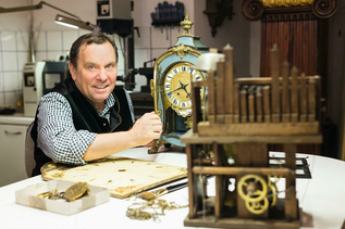 Uhrmachermeister Albert Gilli | © Tourismus Salzburg GmbH / G. Breitegger