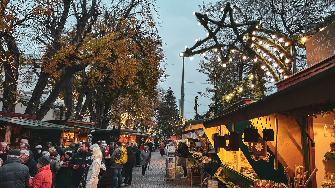 Stimmungsvoller Weihnachtsmarkt am Mirabellplatz | © Tourismus Salzburg / B. Brunauer