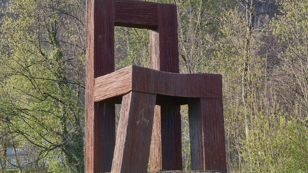 Magdalena Jetelová, Stuhl 2000, Sammlung Würth | © Julia Schambeck