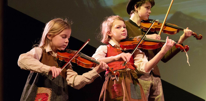 Hirtenkinder mit Geigen | © Salzburger Musikverein / Leonhard Hartinger