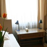 Image de Chambre à deux lits, douche, WC