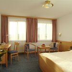 Фото triple room with shower or bath tub, WC