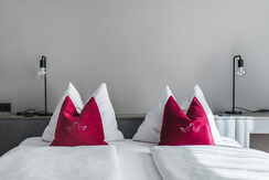 Room Pictures_Room_3B_Plus_1