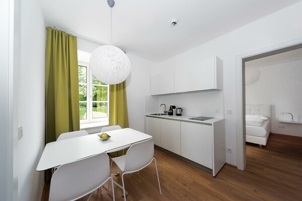 A---AmadeusRes-Zi-1u3-5922-Zim1--WZ