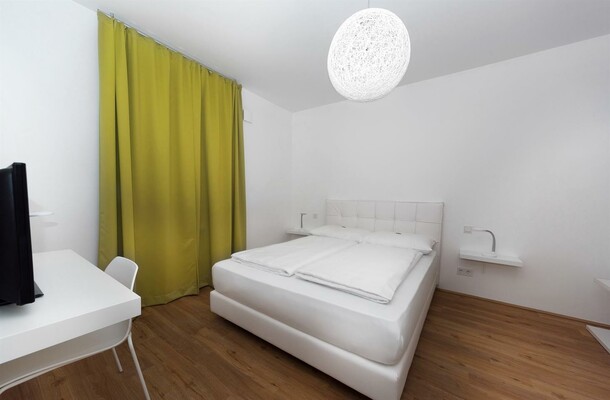 A---AmadeusRes-Zi-1u3-5935-Zim1--SZ2