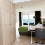 Photo of double room with shower or bath tub, WC