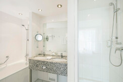 ARCOTEL Castellani Junior Suite Bath Room