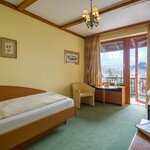 Photo of single room with shower, WC