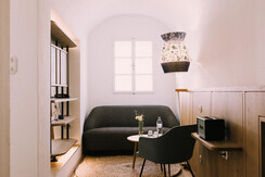 Doppelzimmer LARGE Sitzgelegenheit arthotel Blaue 