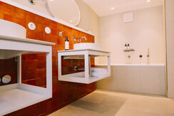 Doppelzimmer Bad arthotel Blaue Gans Ingo Pertrame