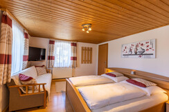 Doppelzimmer mit Bad, Dusche & WC