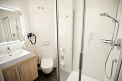 011-BD-bathroom-example-double-room-classic-classi