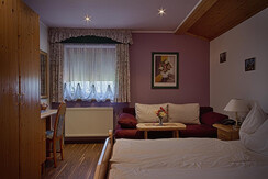 Unser Doppelzimmer mit Bad