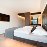 Photo of Double room, shower, toilet, deluxe | © Cool Mama