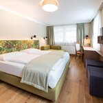 Photo of double room with shower or bath tub, WC