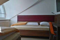 Bedroom #2 with two single beds