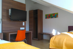 Bedroom #2 with two single beds