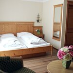 Bild von Dreibettzimmer, Dusche oder Bad, WC, 1 Schlafraum