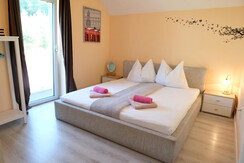 Doppelzimmer mit Dusche & WC