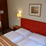 Photo of double room with shower or bath tub, WC