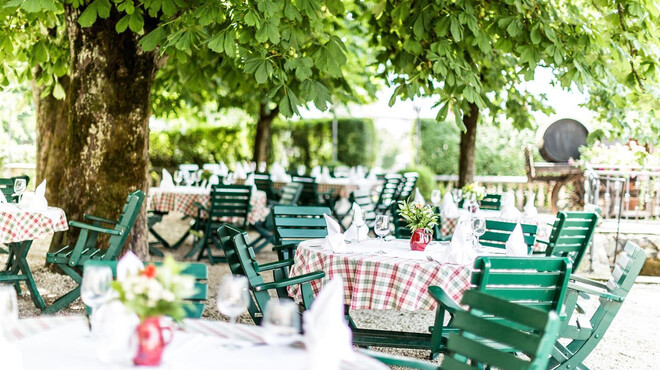 Restaurant garden at Holznerwirt in Eugendorf