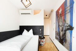 Room Pictures_Room_EZE_1