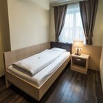 ….. képe single room with shower, WC