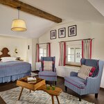 Photo of double room with shower, bath tub, WC