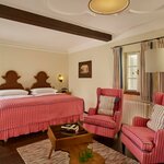 Photo of double room with shower, bath tub, WC